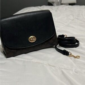 Brown leather bag Comes with the strap Only thing is the hand strap broke off